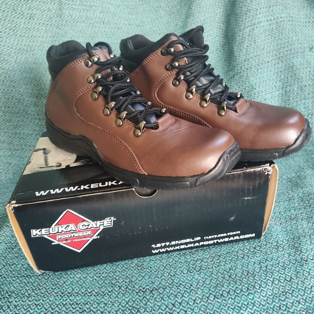 Vintage Kueka Women's Brown Slip Resistant Boots